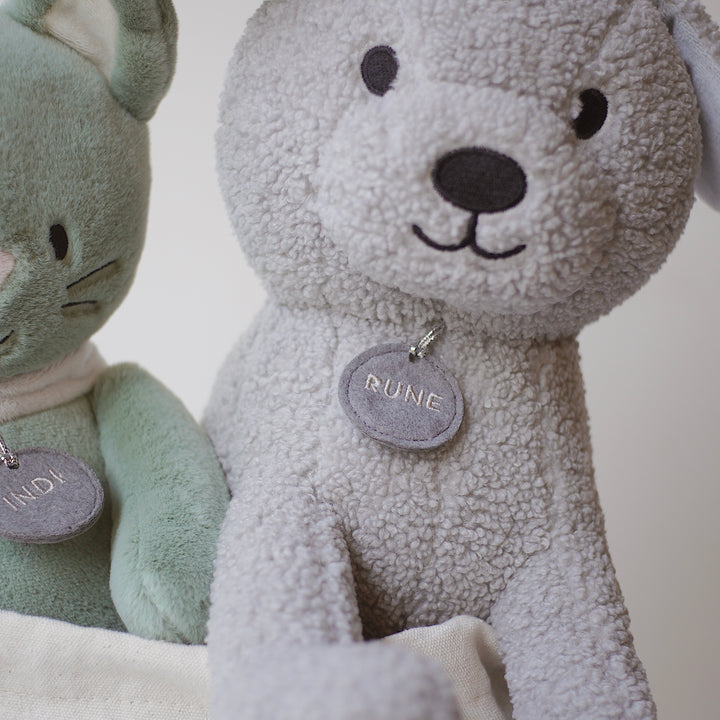 The Good Witch Global main characters Indi & Rune